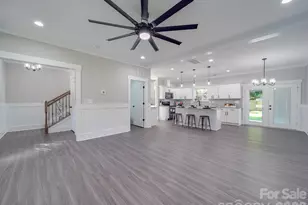 2128 Holly St, Charlotte, NC 28216 - Photo 4