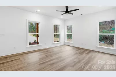 423 Queens Court, Gastonia, NC 28052 - Photo 2