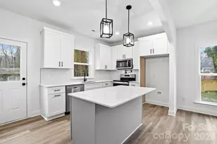 423 Queens Ct, Gastonia, NC 28052 - Photo 10