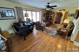 35 Azalea Dr, Spruce Pine, NC 28777 - Photo 6