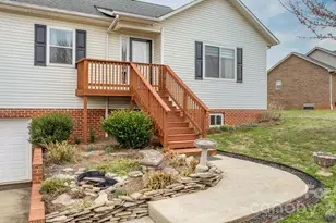 4820 Wordsworth Cir, Conover, NC 28613 - Photo 4