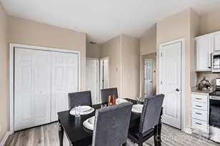 8601 Sawleaf Ct, Charlotte, NC 28215 - Photo 10