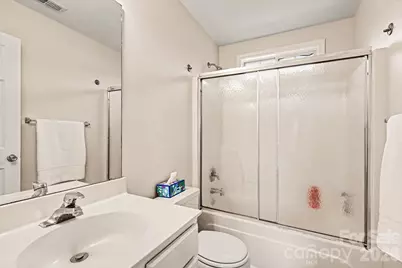 8601 Sawleaf Court, Charlotte, NC 28215 - Photo 20