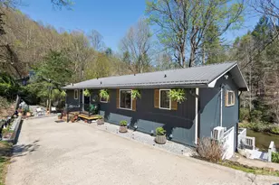 228 White Oak Rd, Waynesville, NC 28785 - Photo 2