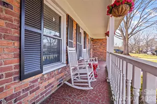 1217 Old Farm Rd, Charlotte, NC 28226 - Photo 2