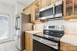 2428 Madison Green Dr, Gastonia, NC 28054 - Photo 2