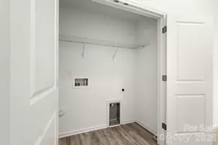 4511 Eaves Ln, Charlotte, NC 28215 - Photo 18