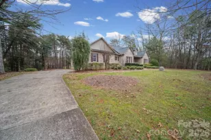 426 Pearl Bay Dr, New London, NC 28127 - Photo 2