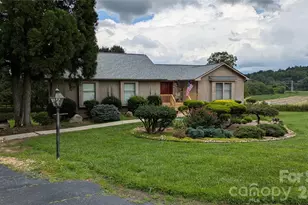 18 Amber Dr, Horse Shoe, NC 28742 - Photo 4