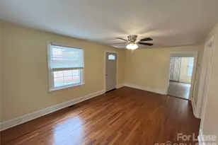 5735 Oak Dr, Charlotte, NC 28216 - Photo 1