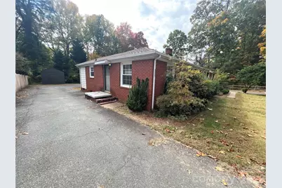 5735 Oak Drive, Charlotte, NC 28216 - Photo 4