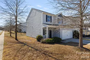 8203 Paw Valley Ln, Charlotte, NC 28214 - Photo 2