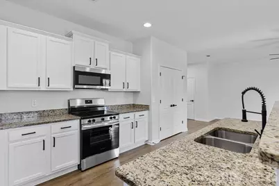 8203 Paw Valley Lane, Charlotte, NC 28214 - Photo 6