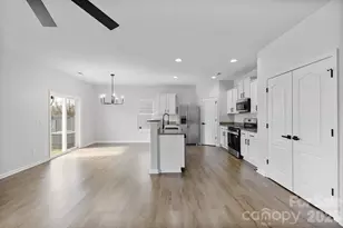 8203 Paw Valley Ln, Charlotte, NC 28214 - Photo 8