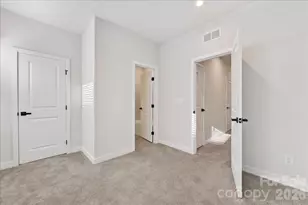 425 Tristram Ln, Charlotte, NC 28205 - Photo 44