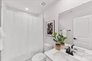 425 Tristram Ln, Charlotte, NC 28205 - Photo 10