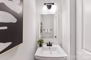 425 Tristram Ln, Charlotte, NC 28205 - Photo 30