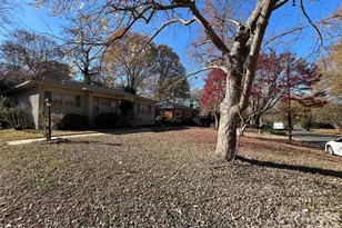 1932 Sandhurst Dr, Charlotte, NC 28205 - Photo 4