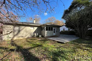 1932 Sandhurst Dr, Charlotte, NC 28205 - Photo 16