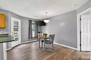 6107 Colchester Ln, Matthews, NC 28104 - Photo 8