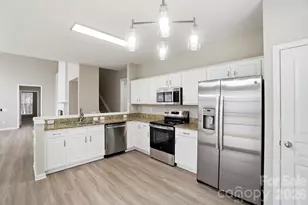 8835 Kestral Ridge Dr, Charlotte, NC 28269 - Photo 16