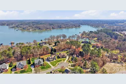 135 Lakeshore Hills Drive, Mooresville, NC 28117 - Photo 48