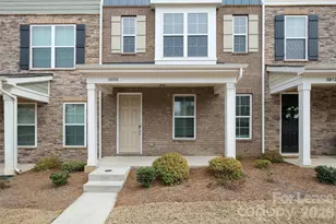 10016 Hemingway Pl, Charlotte, NC 28227 - Photo 2