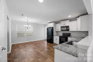 1000 Newfound Hollow Dr, Charlotte, NC 28214 - Photo 12