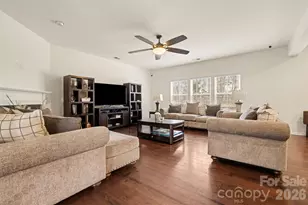 9631 Daufuskie Dr, Charlotte, NC 28278 - Photo 12