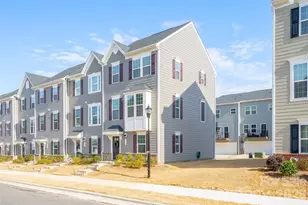 2102 Trout Lily Ln, Matthews, NC 28104 - Photo 2