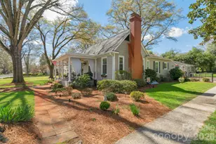 607 S York St, Gastonia, NC 28052 - Photo 4