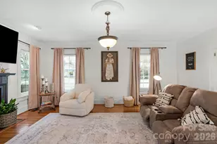 607 S York St, Gastonia, NC 28052 - Photo 12