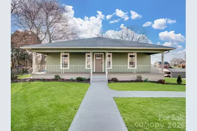 61 27th Street NW, Hickory, NC 28601 - Photo 1