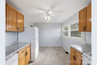 61 27th Street NW, Hickory, NC 28601 - Photo 24