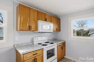 61 27th St NW, Hickory, NC 28601 - Photo 6