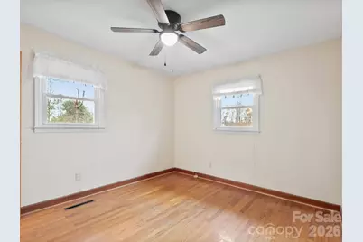 608 S Buena Vista Drive, Hendersonville, NC 28792 - Photo 16