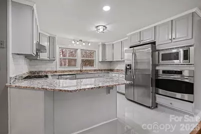 8101 Kerrybrook Circle, Charlotte, NC 28214 - Photo 6