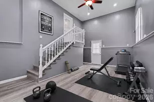 8101 Kerrybrook Cir, Charlotte, NC 28214 - Photo 2