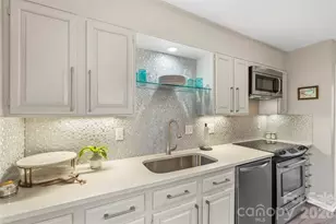 530 N Poplar St, Charlotte, NC 28202 - Photo 10