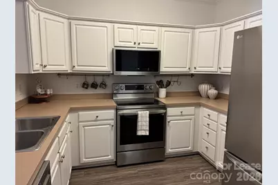 1410 4th Street Drive NW, Hickory, NC 28601 - Photo 4