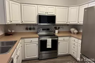 1410 4th St Dr NW, Hickory, NC 28601 - Photo 4