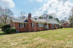 712 2nd Ave NW, Conover, NC 28613 - Photo 2