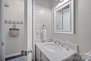 5943 Quail Hollow Rd, Charlotte, NC 28210 - Photo 18