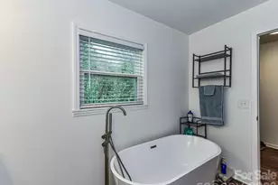 1240 Skyview Rd, Charlotte, NC 28208 - Photo 18