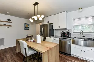 1240 Skyview Rd, Charlotte, NC 28208 - Photo 6