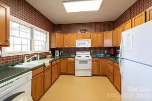 31 Little Cedar Ct, Asheville, NC 28805 - Photo 26