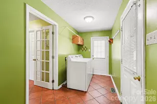 140 Eastwood Dr, Statesville, NC 28625 - Photo 10