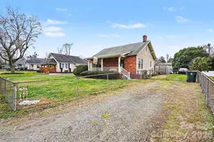 7 Stowe St, Lowell, NC 28098 - Photo 2