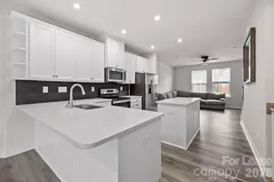 328 Yorkshire Dr, Charlotte, NC 28217 - Photo 8