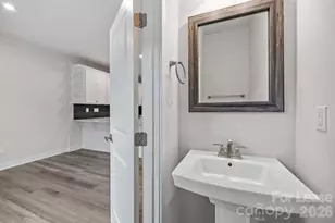 328 Yorkshire Dr, Charlotte, NC 28217 - Photo 14